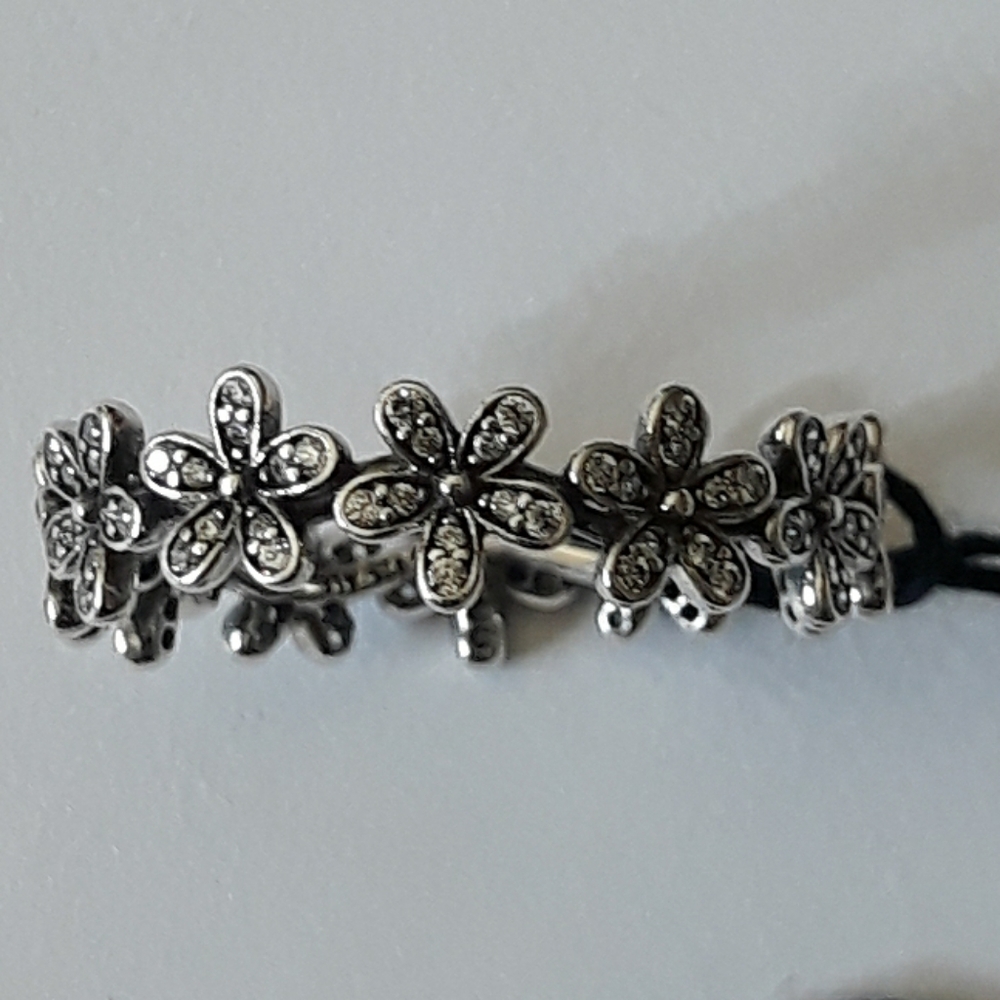 (New) Pandora Ring - Picture 2 of 3
